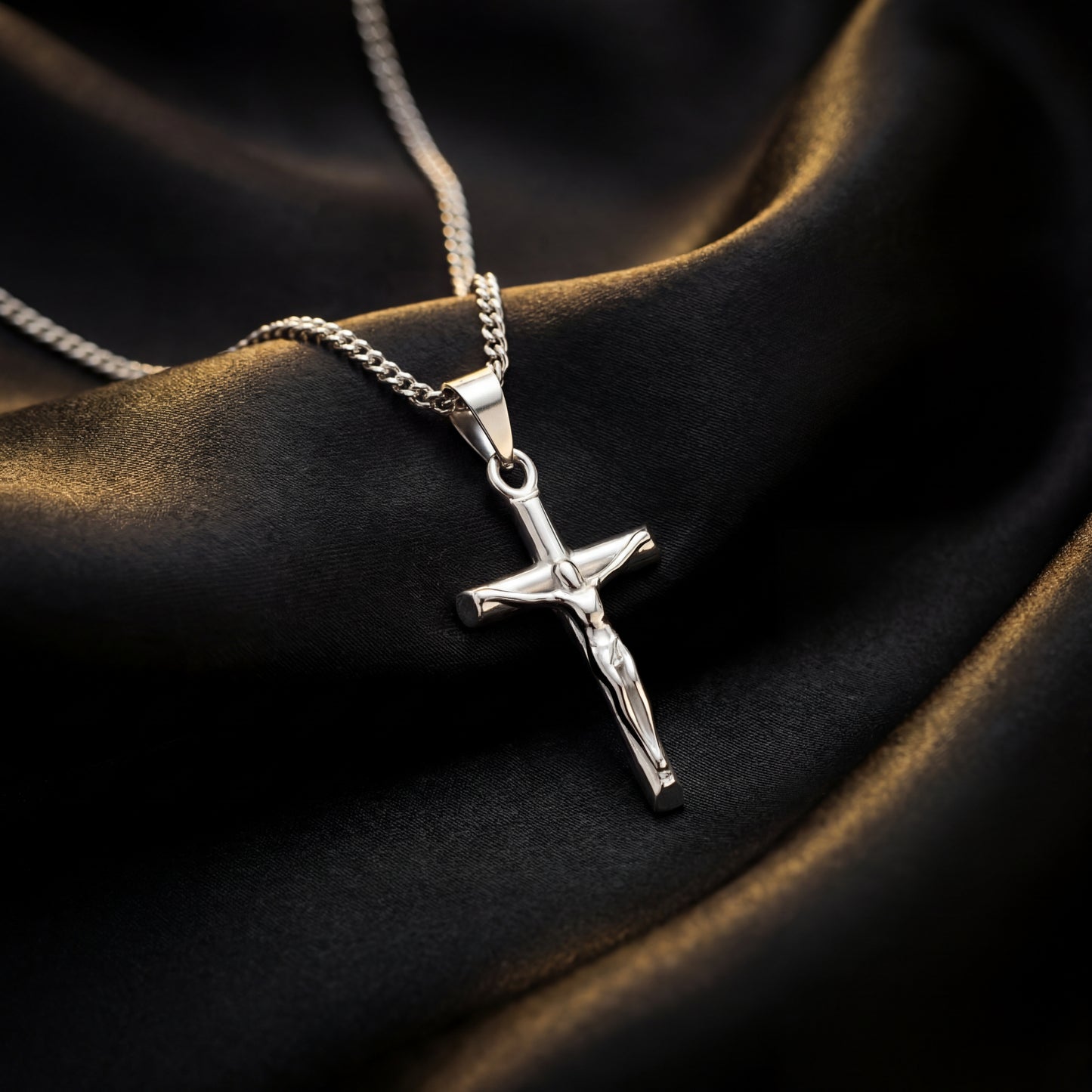 Silver Pendant Necklace - Crucifix